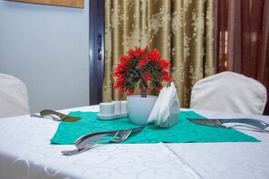 Free daily continental breakfast