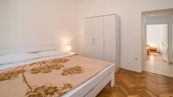 Apartment | 3 Schlafzimmer, schallisolierte Zimmer, kostenloses WLAN, Bettwäsche