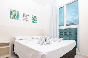 Cortinas blackout, wifi gratis y ropa de cama 