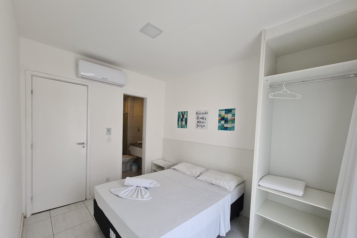Apartamento estándar, 1 habitación | Cortinas opacas, wifi gratis, ropa de cama