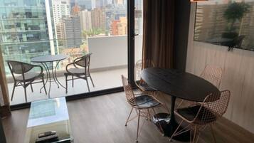 Télévision à écran plat