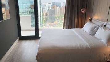 1 bedroom, in-room safe, blackout curtains, soundproofing