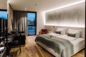 Ropa de cama de alta calidad y minibar 