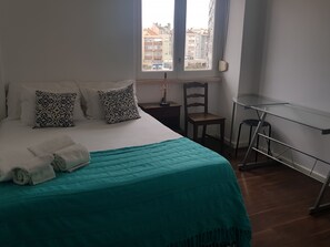 Double Room, Shared Bathroom (4) | Desk, free WiFi, bed sheets - Olaias Signature Apartment (Lisbon)