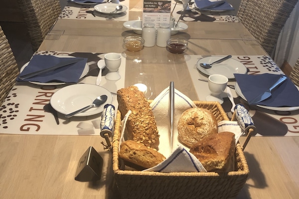 Esmorzar diari de cuina local (10.00 EUR per persona)