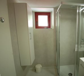 Shower, towels