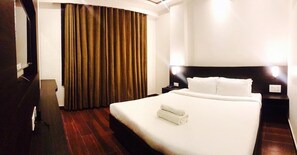 Kahden hengen standard-huone, 1 suuri parisänky, kaupunkinäköala | 4 makuuhuonetta, ylelliset vuodevaatteet