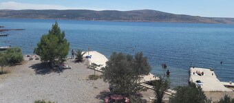 Apartments and rooms Marko