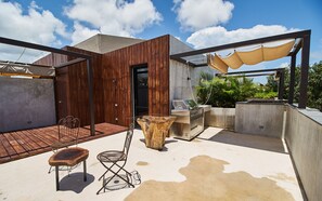 Design-Apartment, 2 Bäder, Poolblick | Terrasse/Patio