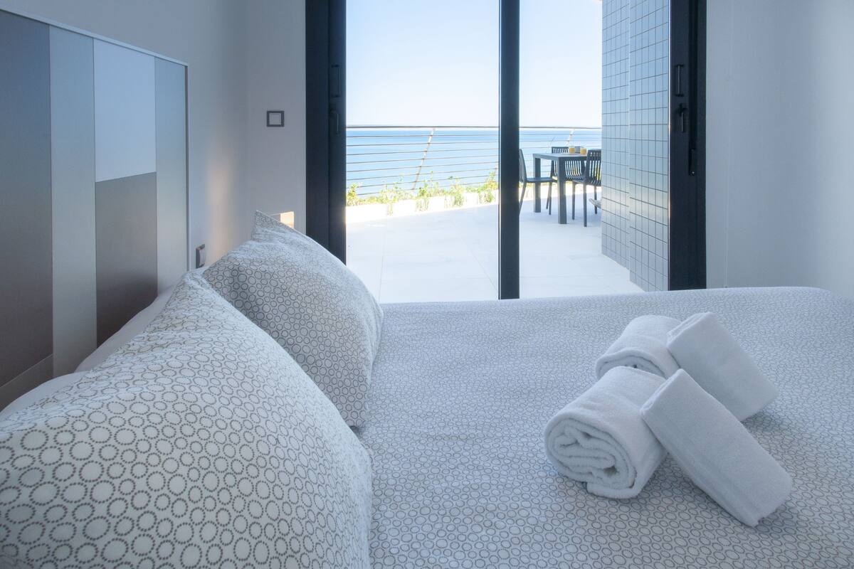 comfort apartment, 2 bedrooms | 2 bedrooms, iron/ironing board, bed sheets