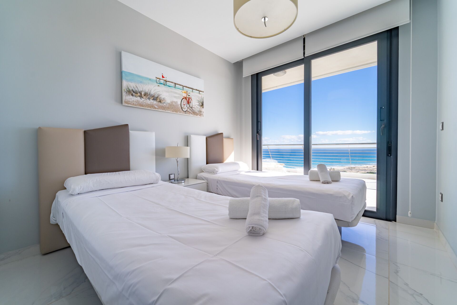 exclusive apartment, 3 bedrooms, sea view | 2 bedrooms, iron/ironing board, bed sheets
