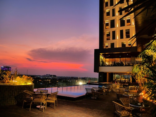 Movenpick Surabaya City