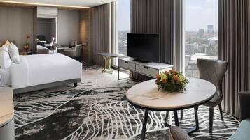 Deluxe suite, 1 kingsize bed | Luxe beddengoed, een kluis op de kamer, individueel gedecoreerd