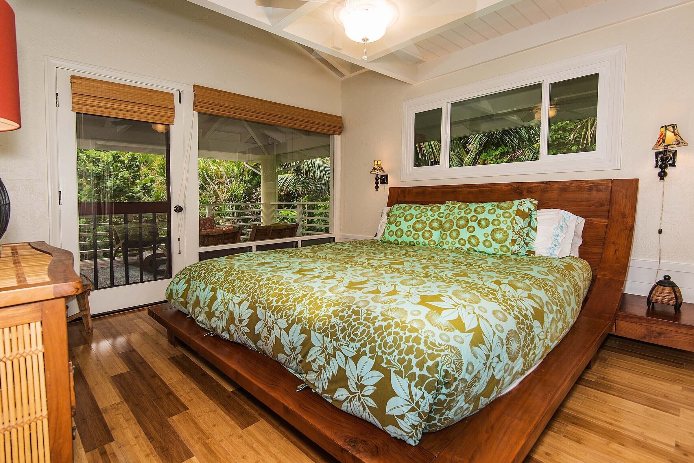 HOWLIN'| (DREAMTIME TROPICAL) Beachfront Tropical Dream House!! TVNC#4299 Reviews, Deals