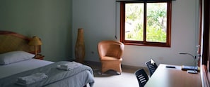 Double Room | In-room safe, desk, free WiFi, bed sheets - Hotel Casa Vinculos (Esteli)