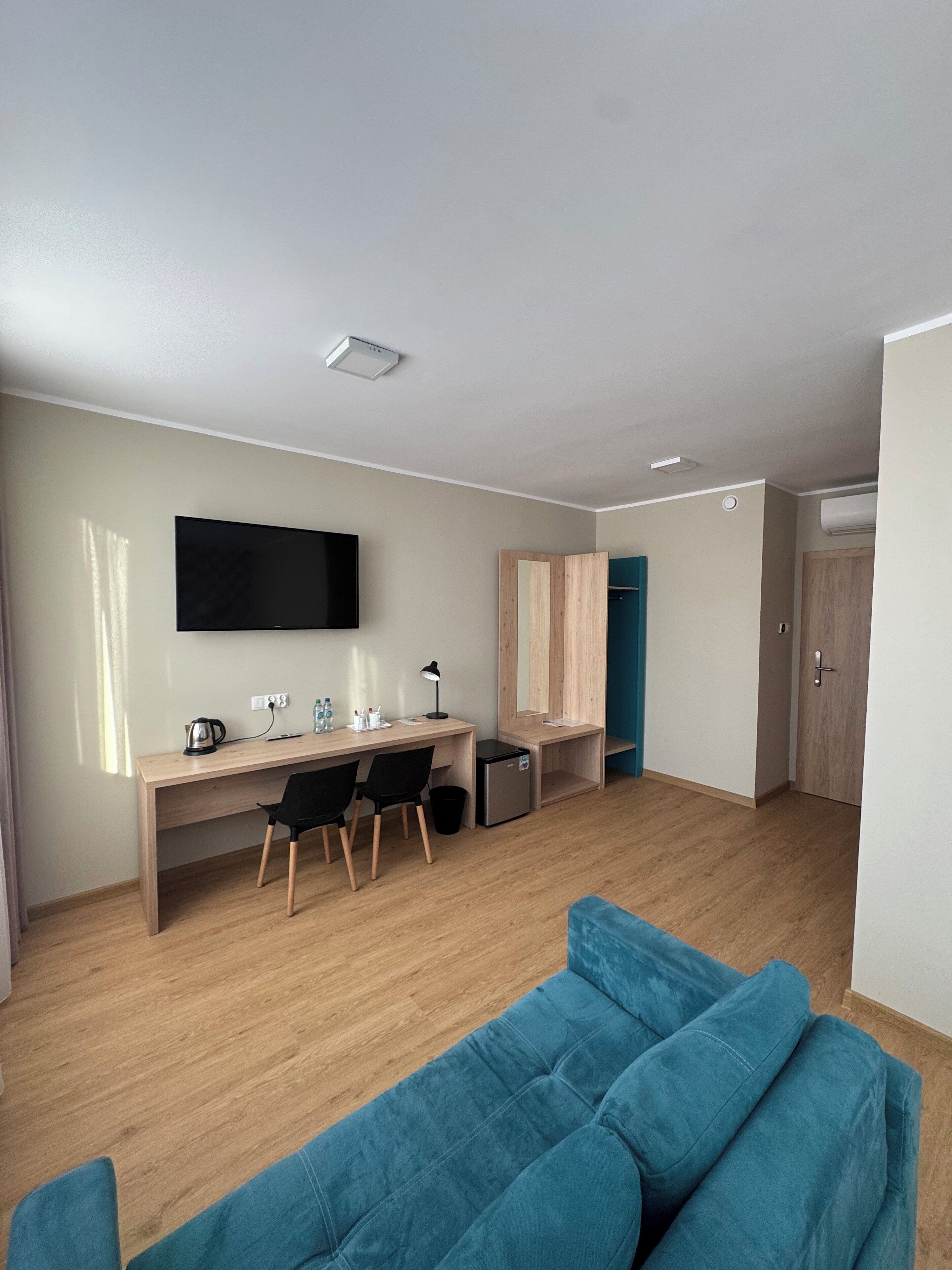 Individuell inredning, unika möbler, skrivbord och arbetsyta för laptop