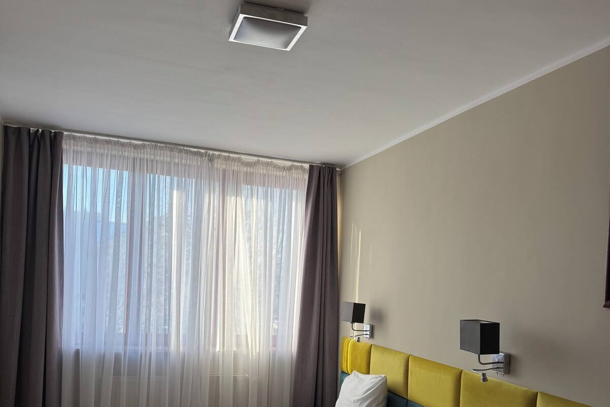 Dobbeltrom | Individuelt dekorert, individuelt innredet og skrivebord