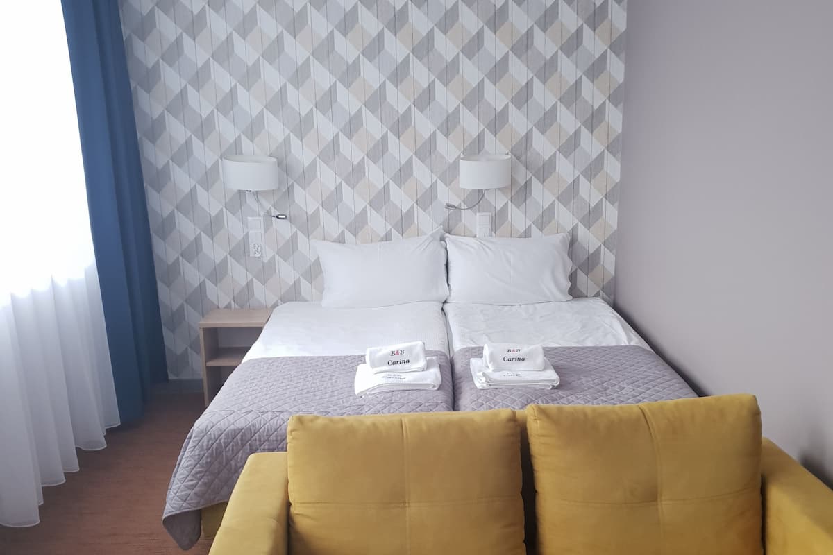 1 bedroom, individually decorated, individually furnished, desk