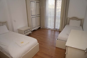 In-room safe, desk, iron/ironing board, free WiFi - GÖRAL TERMAL (Armutlu)
