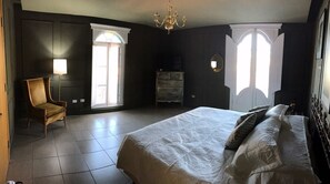 1 bedroom, individually decorated, individually furnished