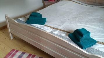 Standard House | Peralatan tempat tidur hipoalergenik, langsir/tirai gelap terus