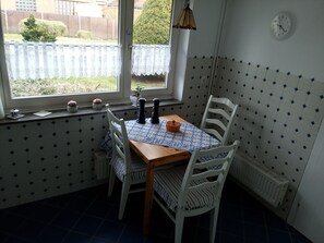 Standard House | In-room dining