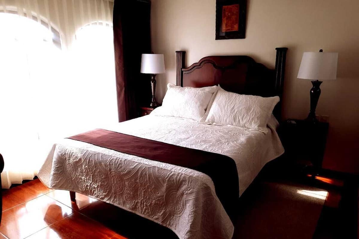 1 quarto, roupas de cama premium, edredons de pluma