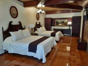Grand Quadruple Room, garden view, (Joachim) | Ropa de cama de alta calidad y edredones de plumas