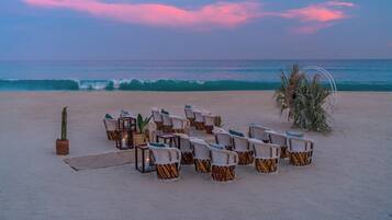 Pantai pribadi dan pasir putih