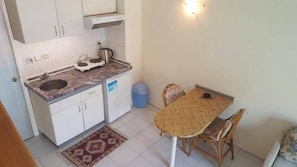 Standard Duplex, 1 Bedroom | Private kitchenette