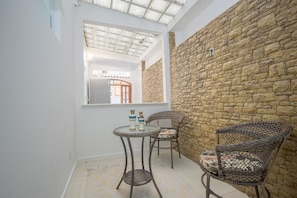 Family Apartment, Multiple Beds, City View | Living room | Flat-screen TV - LineRio Praia do Leblon 446 (Rio de Janeiro)