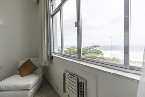 家庭公寓, 海景 | 遮光窗帘、熨斗/熨板、免费 WiFi、床单