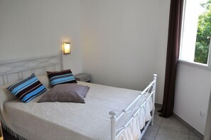 2 chambres, fer et planche à repasser, Wi-Fi gratuit