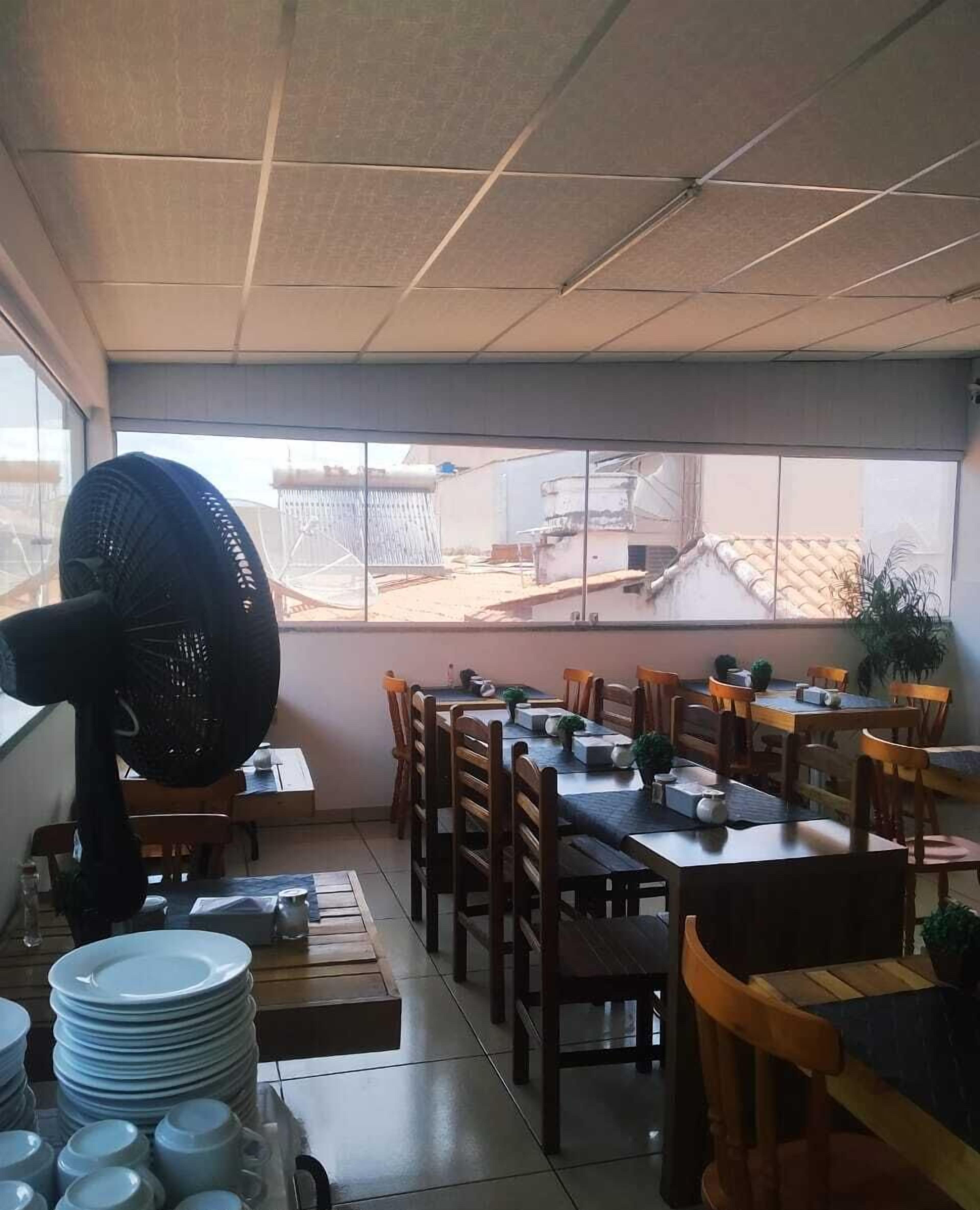 مطعم