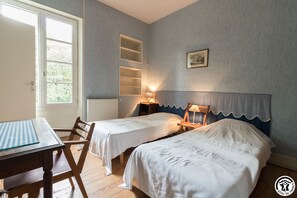 4 chambres, bureau, fer et planche à repasser, Wi-Fi gratuit