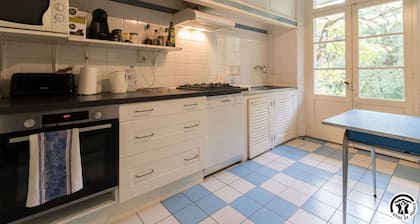Au bord du Lac St Ferréol, dans la Montagne Noire voici la Villa les Ecureuils
