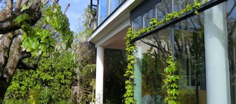 Beautiful and pleasant town house with shady garden in Forcalquier