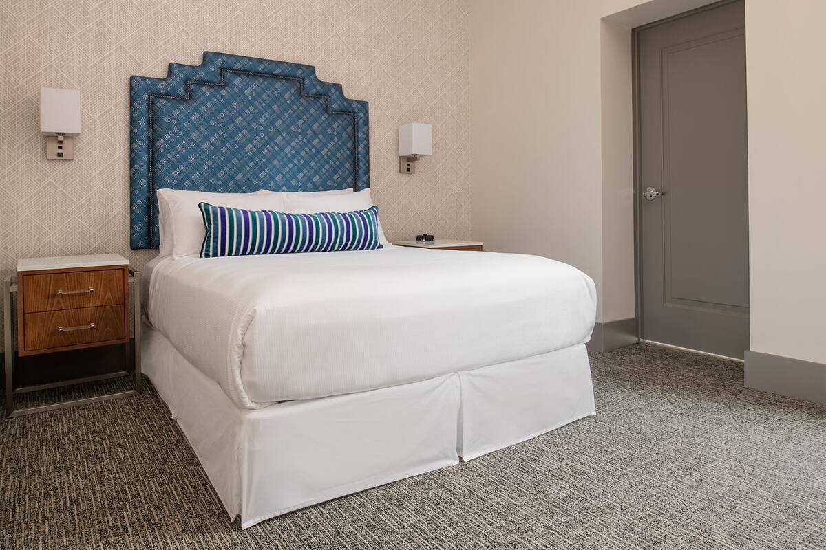 Habitación Prestigio, 1 cama Queen size, con acceso para personas discapacitadas, vista al patio | Ropa de cama hipoalergénica, camas con pillow-top y cortinas blackout