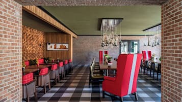 Desayuno a la carta todos los días (con cargo)