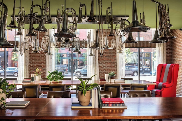 Lunch and dinner served