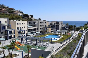 Outdoor pool - Beautiful apartment in family friendly apartment complex (Almuñécar)