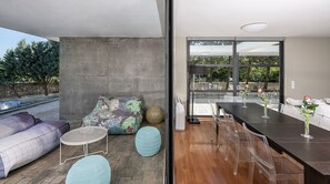 Design Villa, 4 Bedrooms | Dining room