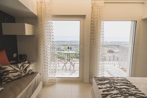 Suite – panorama, 1 queensize-seng, balkong, sjøutsikt | Utsikt fra rommet