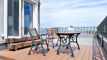 Sky Suite Room, Smoking | 1 bedroom, iron/ironing board, free WiFi, bed sheets
