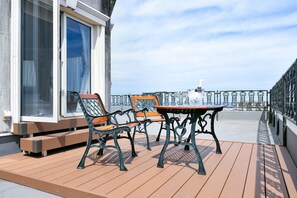 Fer et planche à repasser, Wi-Fi gratuit, draps fournis