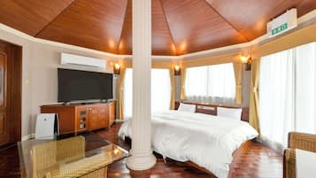 Sky Suite Room, Non Smoking | Iron/ironing board, free WiFi, bed sheets