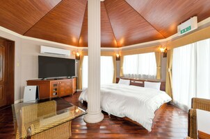 Sky Suite Room, Non Smoking | Iron/ironing board, free WiFi, bed sheets