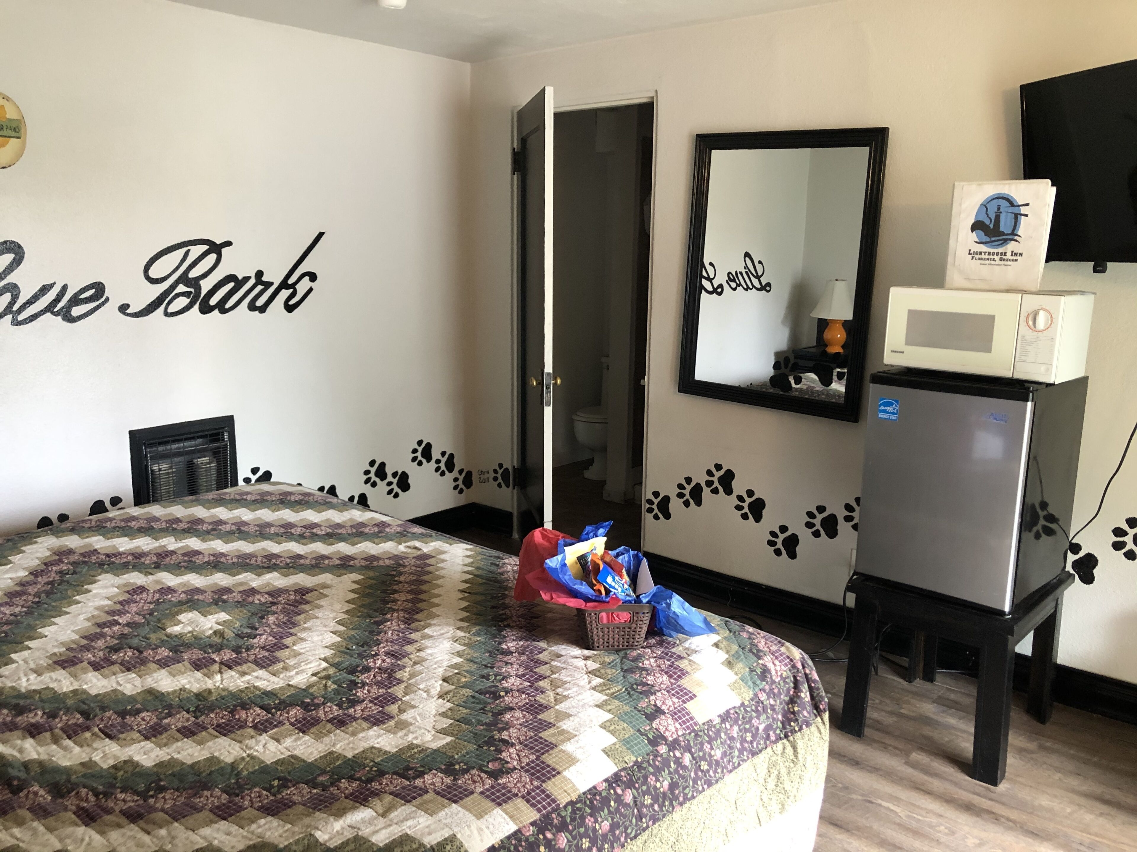 Chambre Simple Design, 1 très grand lit