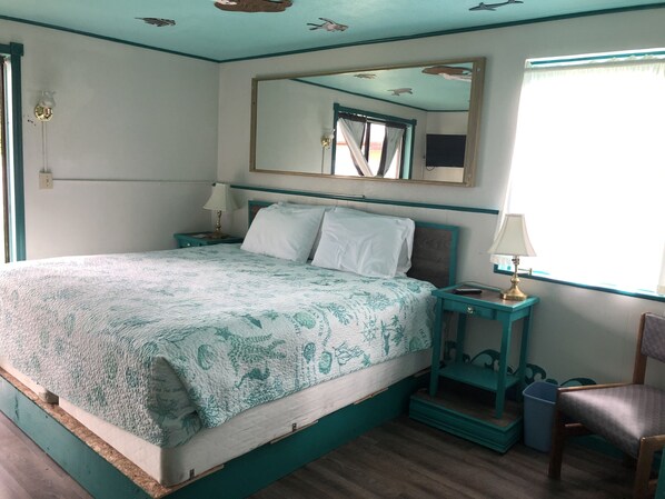 Design Single Room, 1 King Bed