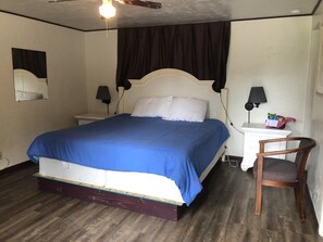 디자인 싱글룸, 킹사이즈침대 1개 | 무료 WiFi, 침대 시트